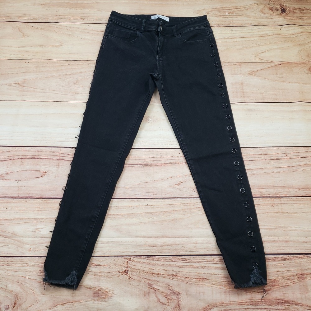 Zara Basic Jeans Womens 6 Black Wash Skinny Grommet Detail Frayed Hem Ladies